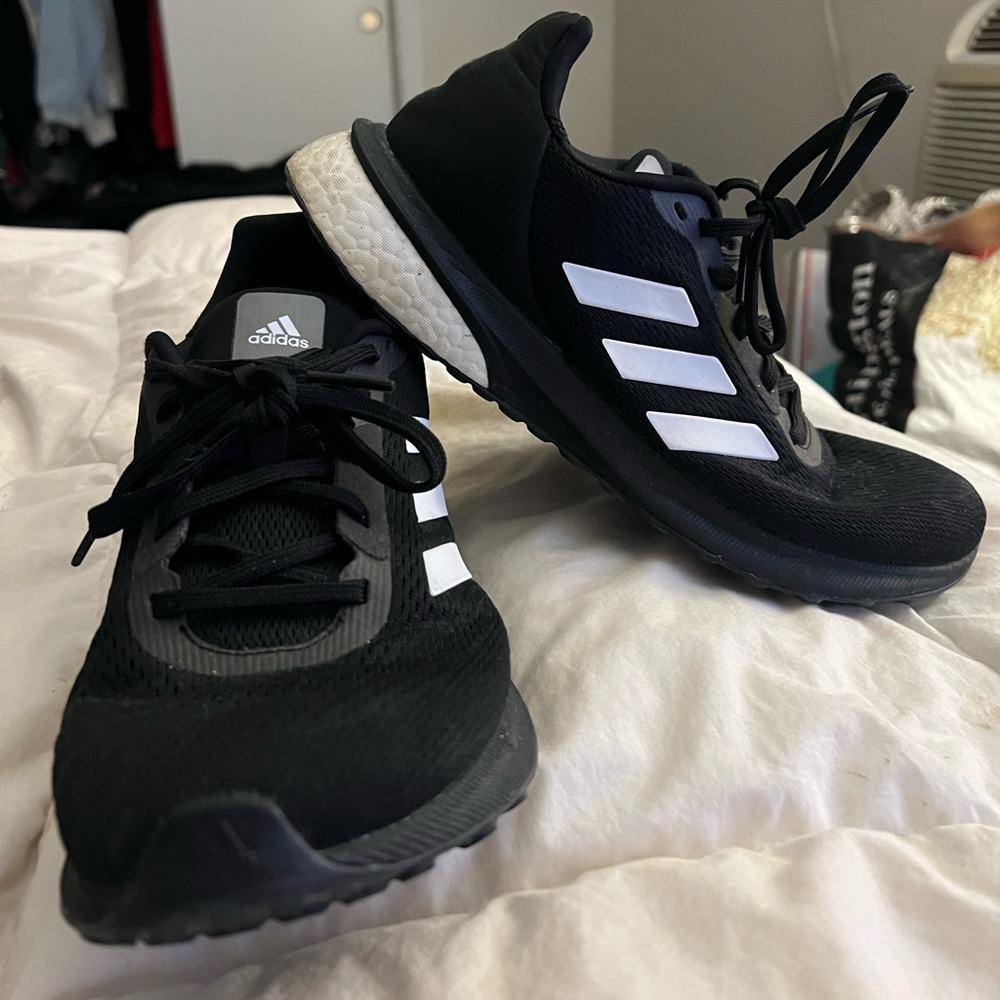 Adidas Astrarun Black and white